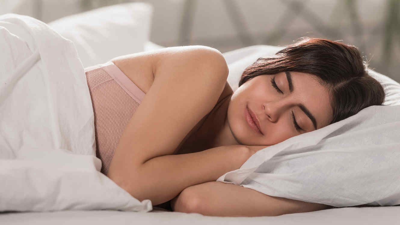 Oler y dormir: 5 aceites esenciales para conciliar el sueño – Droguería  Aguascalientes